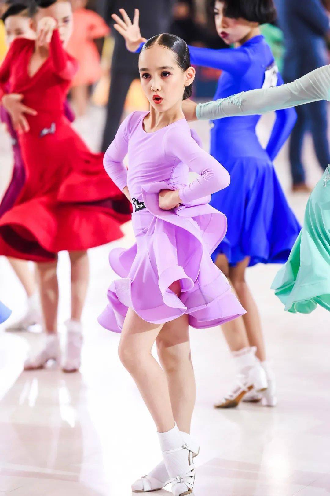 12岁女单精英组冠军答谢:王梦瑶美瑶拿冠军了,但在光环背后,是小舞者