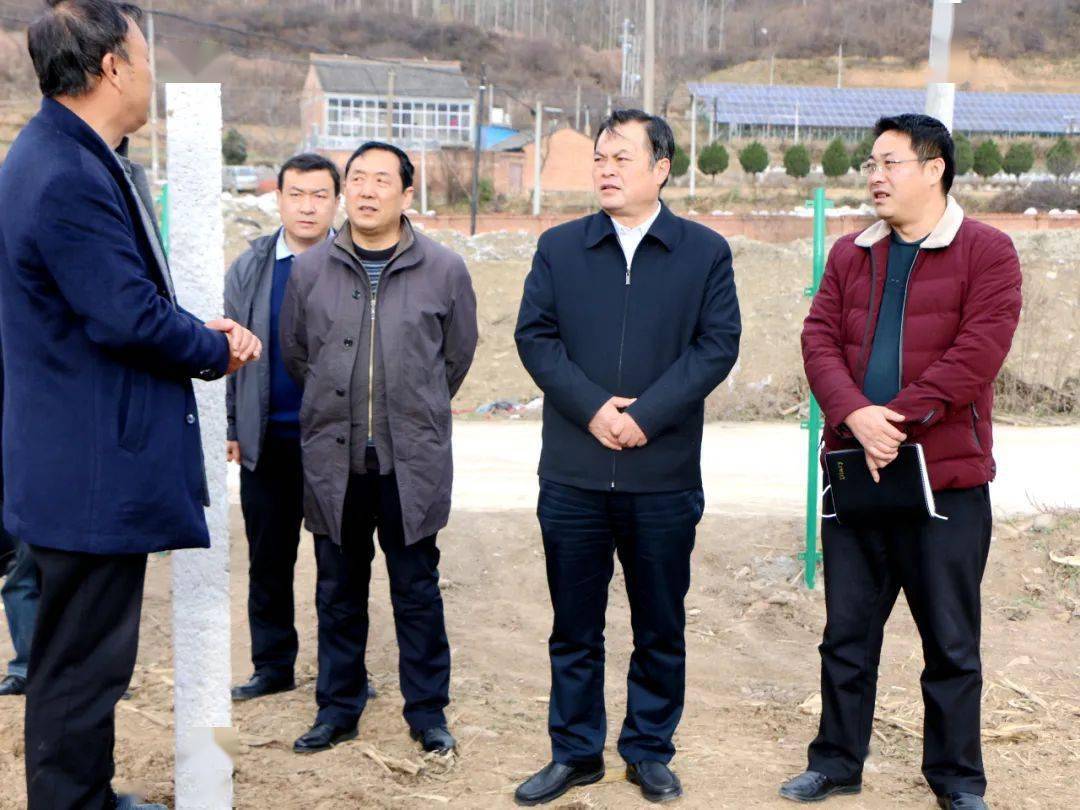 县委书记田来锁调研咀头镇脱贫攻坚工作