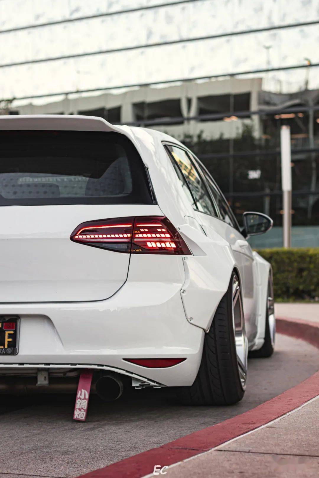 手动挡高尔夫gti的独特魅力低趴与赛道日兼顾的大杀器