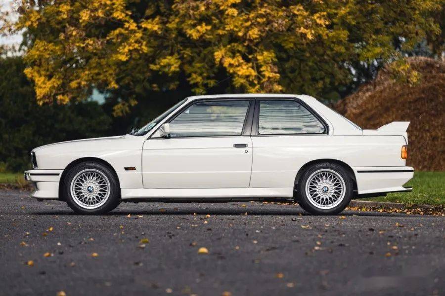 1992年寶馬e30 m3,僅行駛54654英里,65萬成交!_搜狐汽車_搜狐網