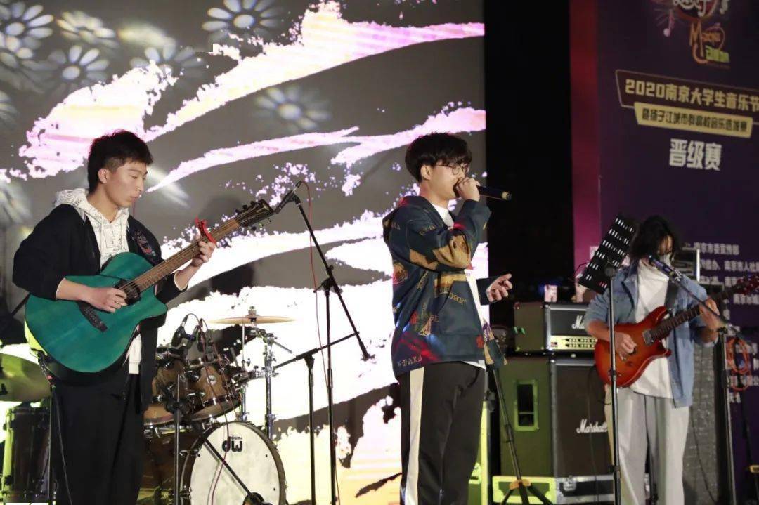 "樱桃汽水带来的《山海》,就像他们的口号那样永远散发热情.