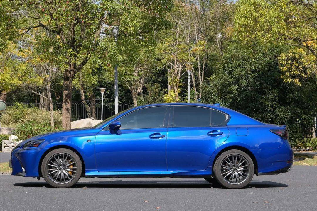 【路试笔记】雷克萨斯gs 300 f-sport:每个细节都值得玩味!