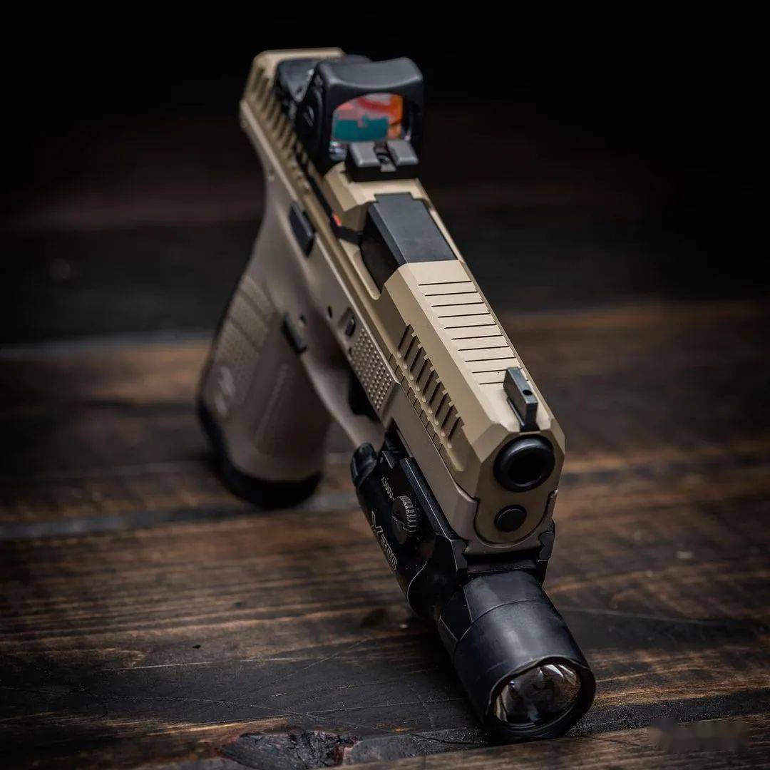 热度不减捷克cz公司p10c手枪美图欣赏