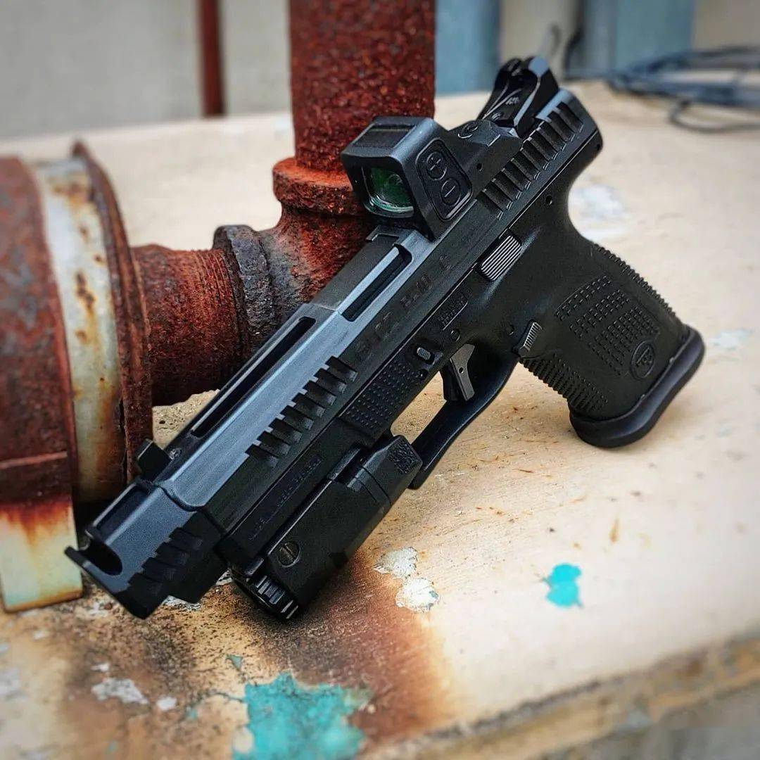 热度不减捷克cz公司p10c手枪美图欣赏