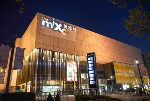 天津万象城恒隆广场于2014年入驻天津,坐落于津门两大商业"金街"和平