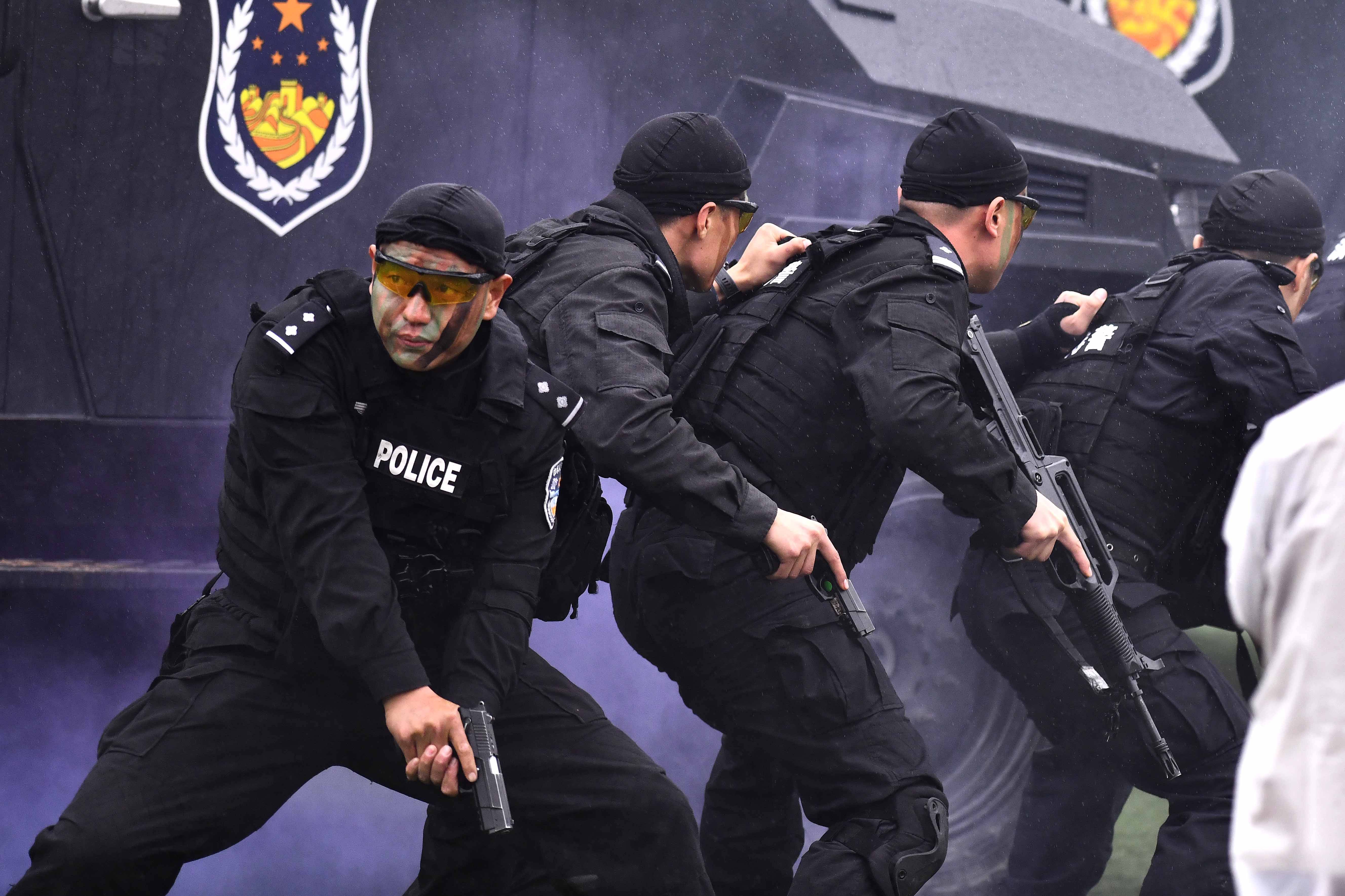 济南举行公安干警实战大练兵_特警支队