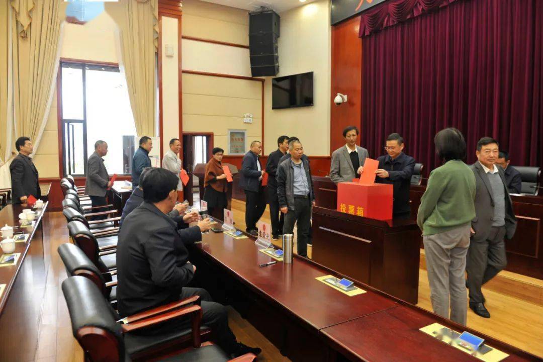 成员,副主任王兆炜,保留正厅级待遇领导袁爱光以普通党员身份参加会议