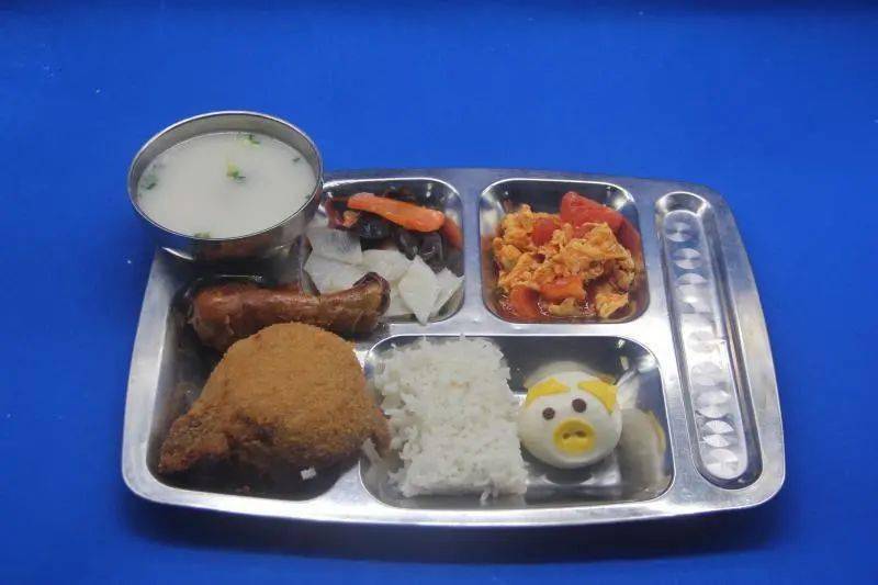 看别人家的食堂徐汇中小学美食节大厨创新午餐食谱评最佳午餐全区学校