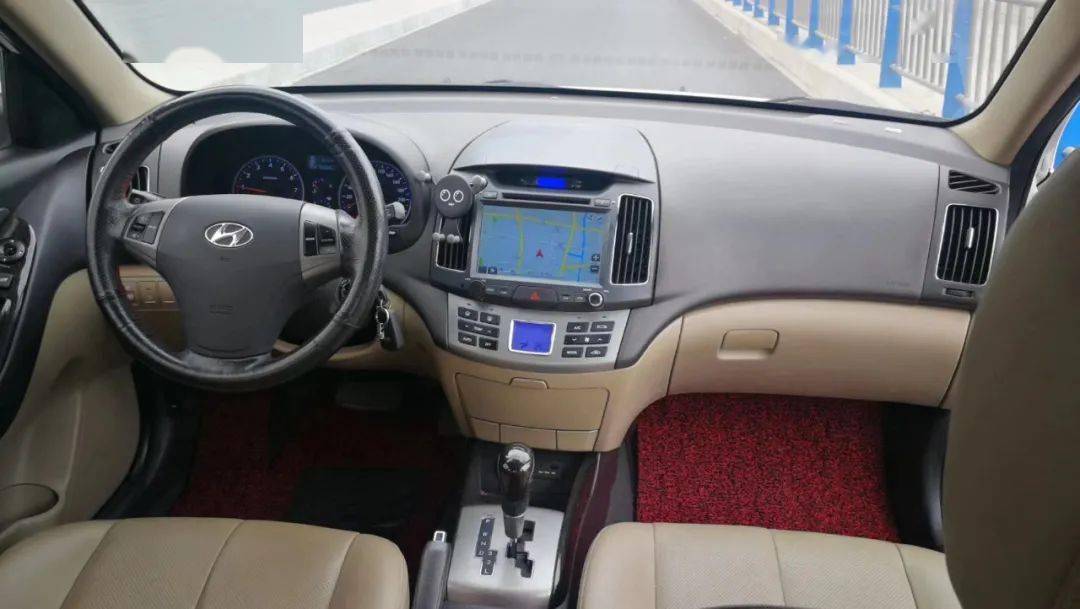 2012年现代悦动16自动挡