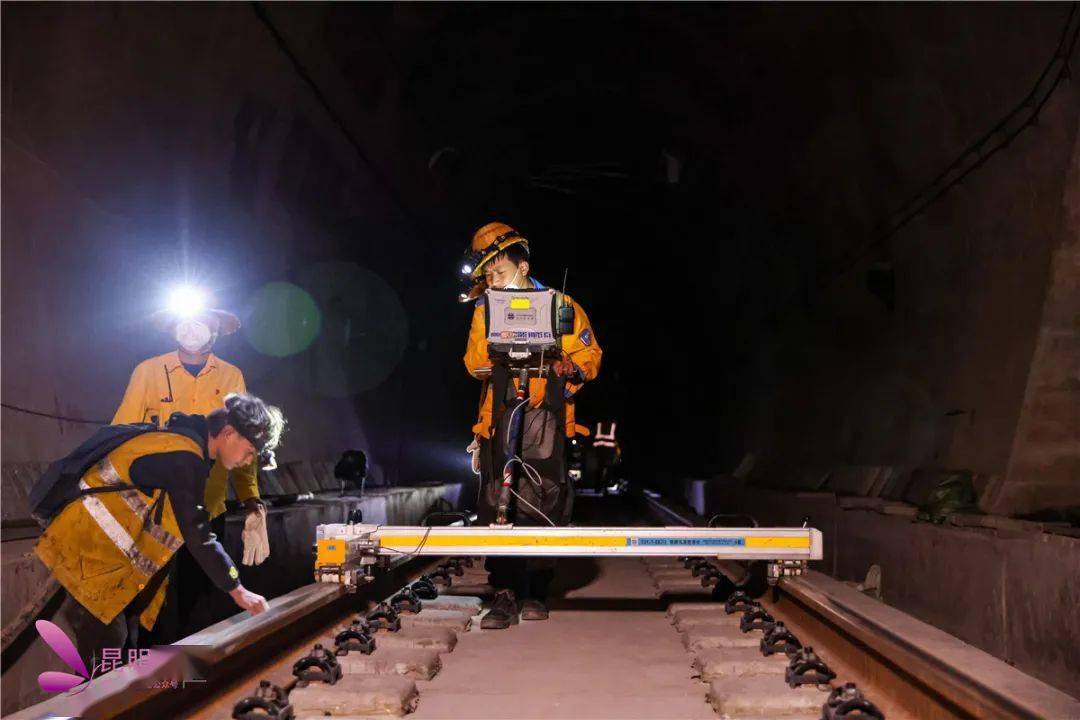 大临铁路进入开通攻坚冲刺阶段,近万人争分夺秒奋战