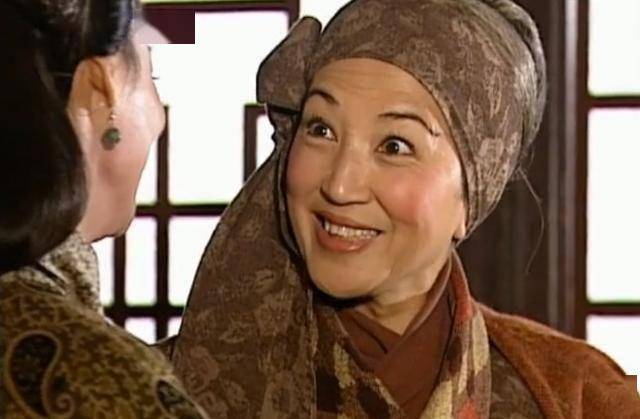 前"香港公主"马海伦:73岁身价亿万,为省钱吃盒饭被疑卖惨?