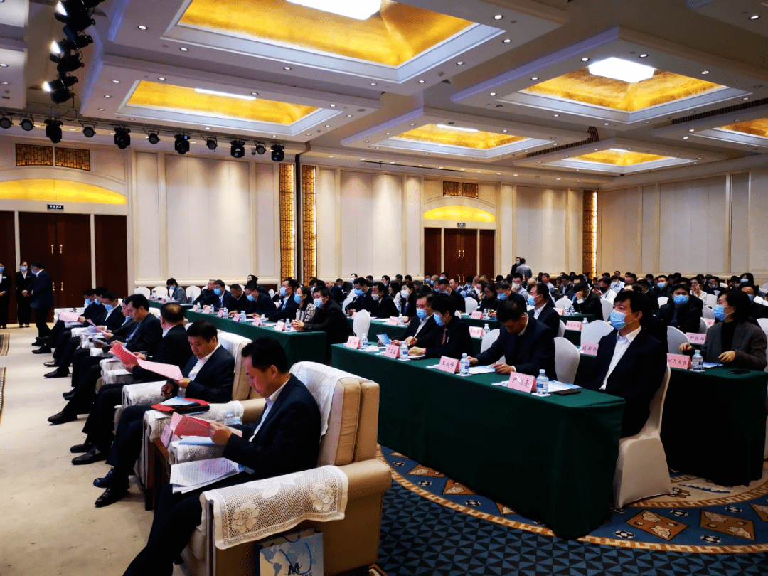 我市成功举办中国保定轨道交通产业链招商推介会暨合作项目签约活动