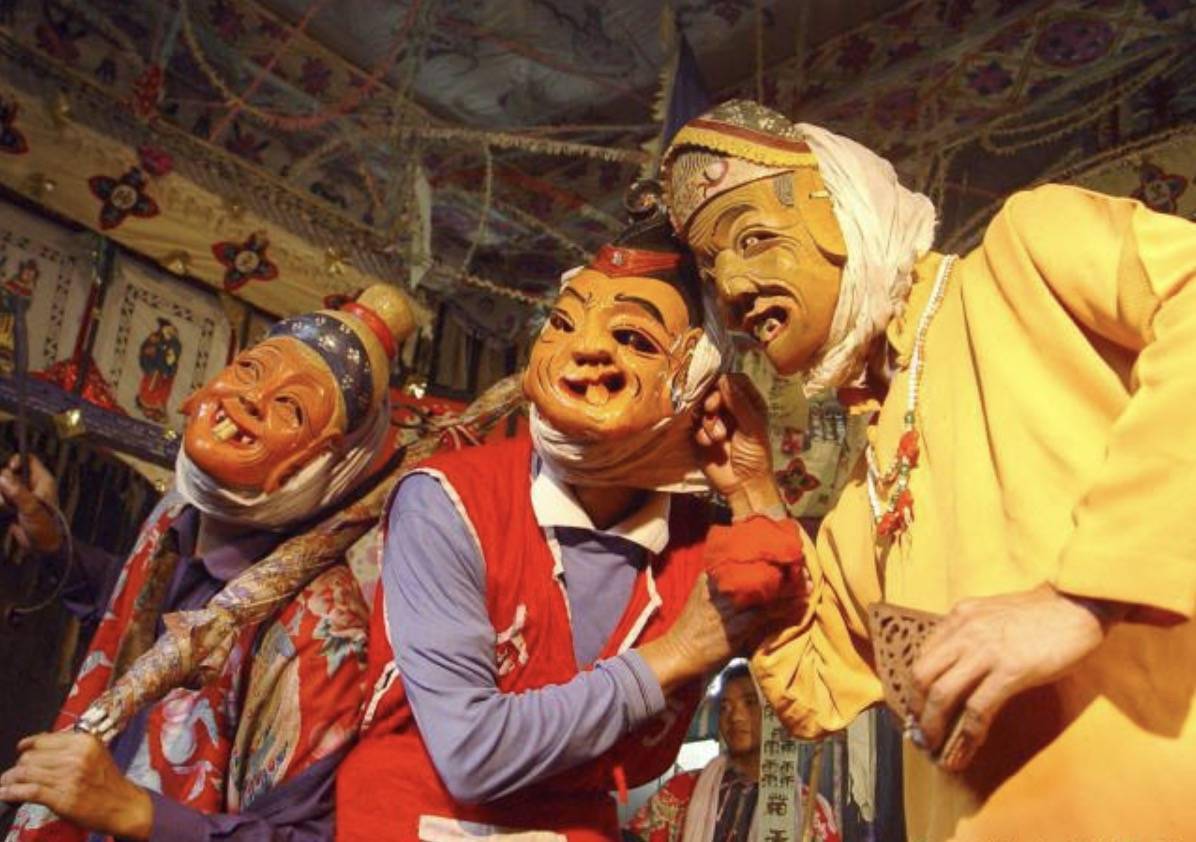 师公技艺传习的内容中除神灵鬼怪,经书咒语,法事仪