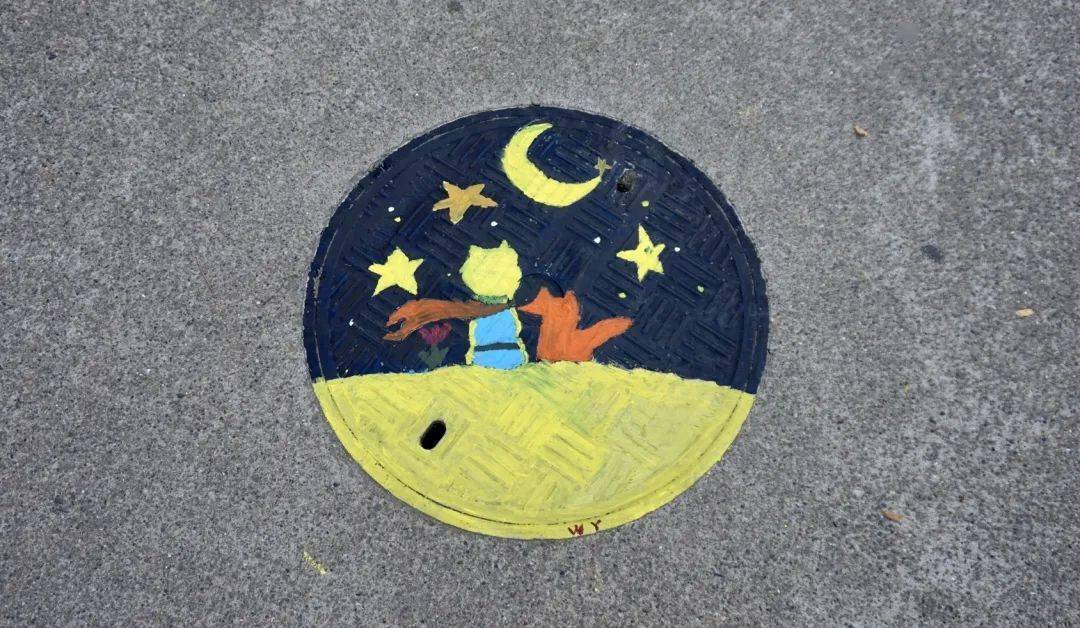 趣味井盖涂鸦 萌翻了金院_国商