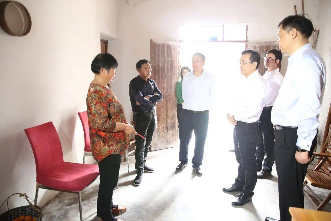 临海市农业农村局局长董立汇报了临海市低收入农户高水平全面小康攻坚