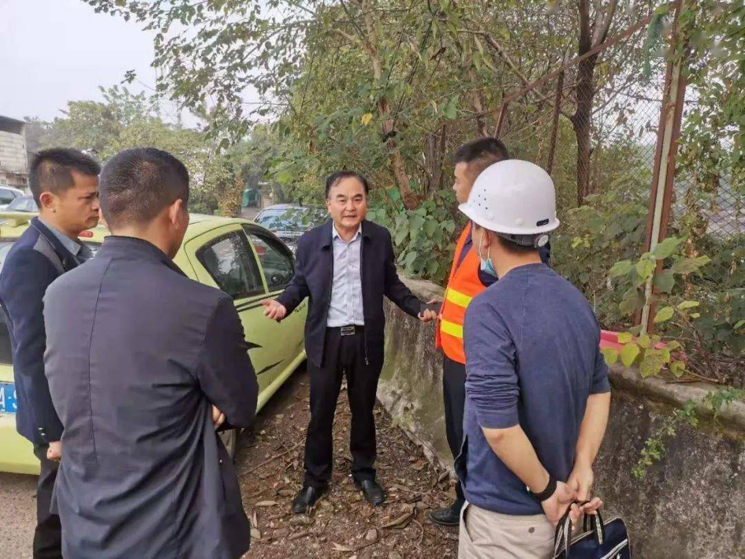 区住建局副局长吴国金调研双港铁路桥项目