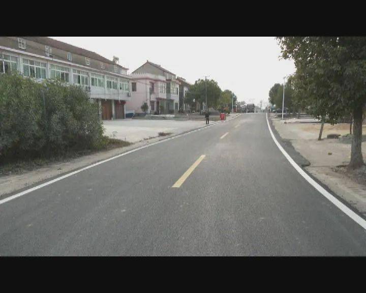 欄中路中修項目位於巢湖市欄杆集鎮境內,公路等級為三級公路,路面寬度