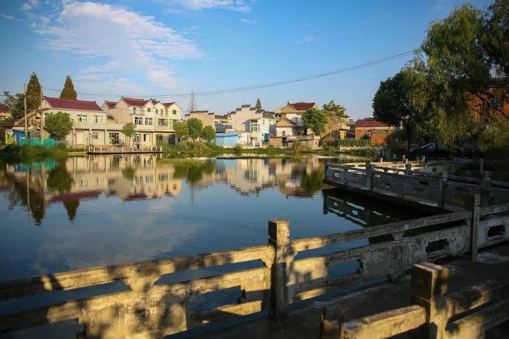 塘南镇位于马鞍山市当涂县东南端,地处皖南首圩──大公圩腹地,全镇总