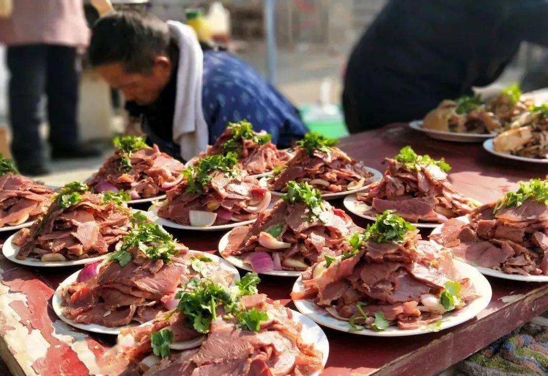 灵宝老家农村宴席,场面壮观!_酒席