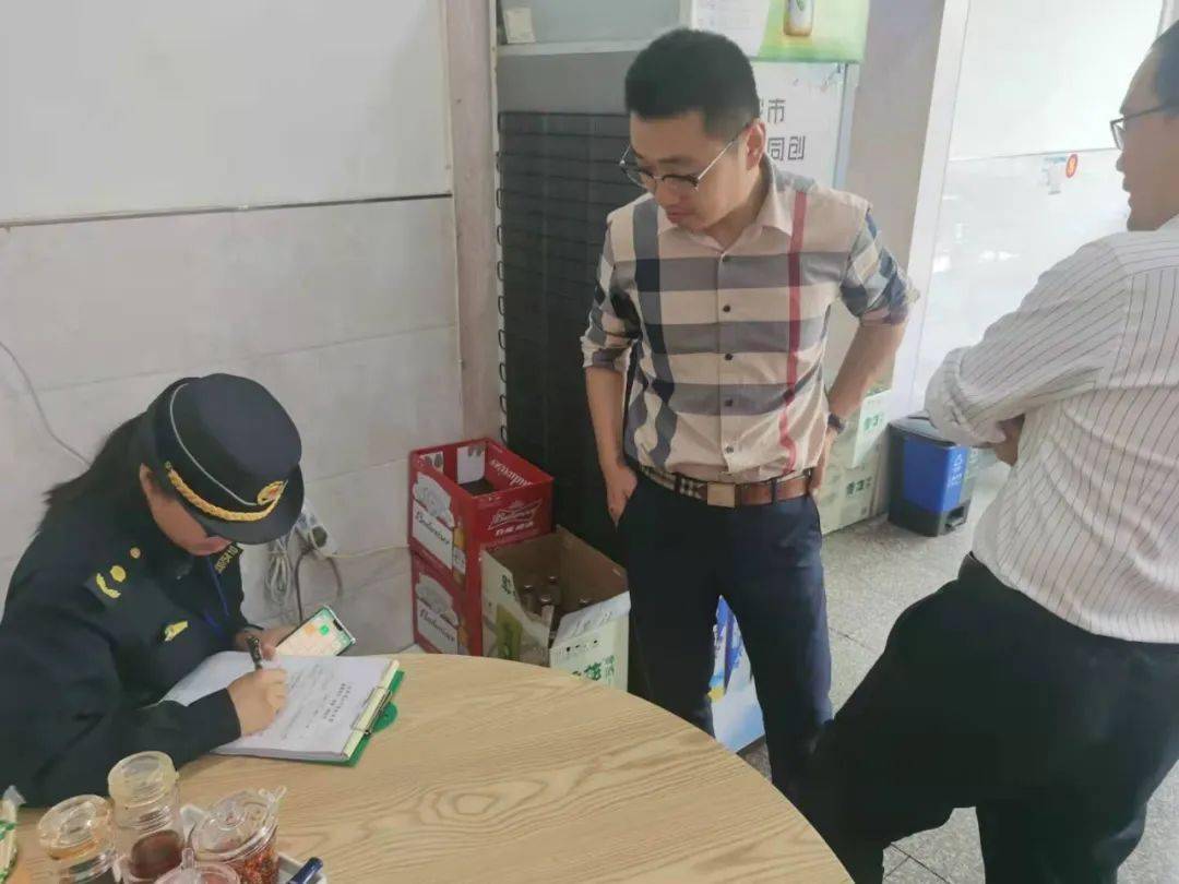 保障"舌尖上的安全"!义亭镇开展餐饮店联合突击检查