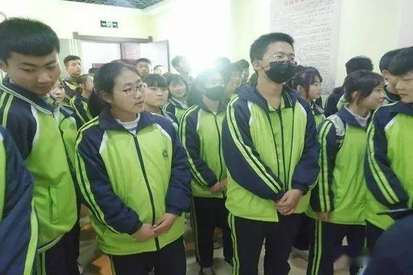 漳县一中组织师生参观禁毒教育基地