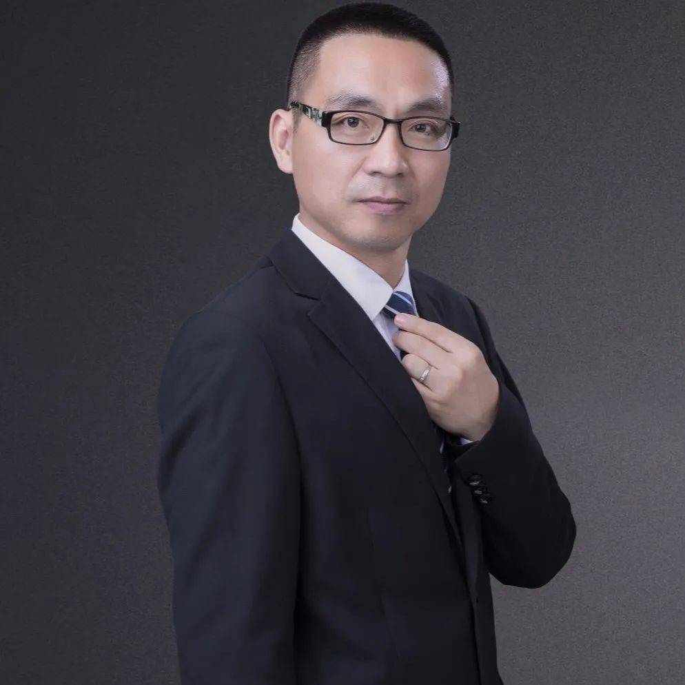 余化龙不懈的追求和智慧的行动应成为教育工作者的共同基因卓越教师