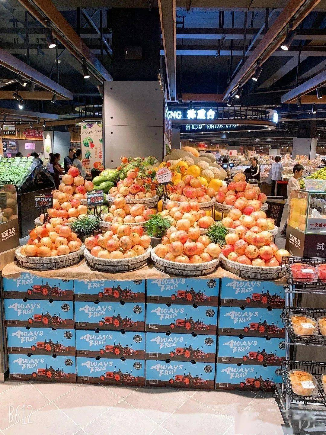 大型超市生鲜陈列图图片