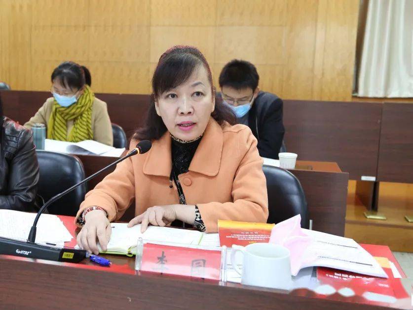 常务副校(院)长蒋文龄主持会议,副校(院)长郝彤,李培文,教育长张继业