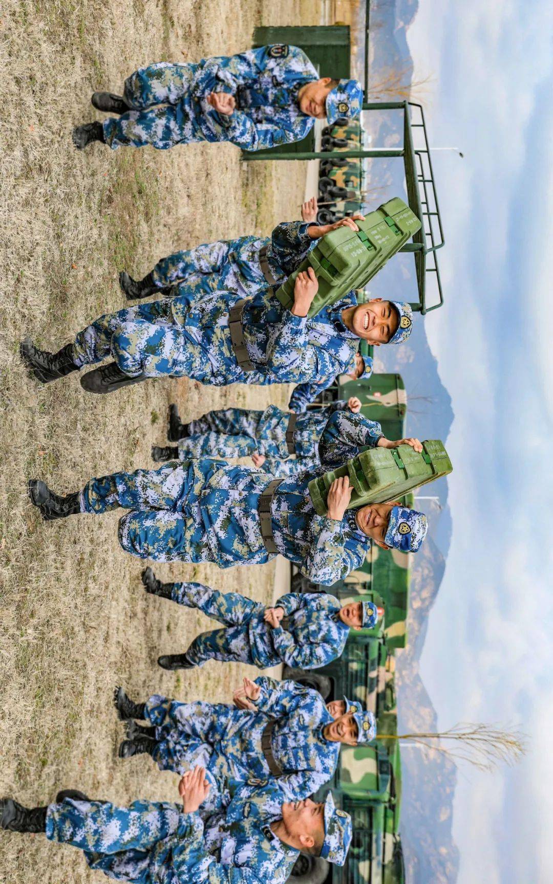 这名水兵的镜头里都是海军潜艇兵的诗和远方