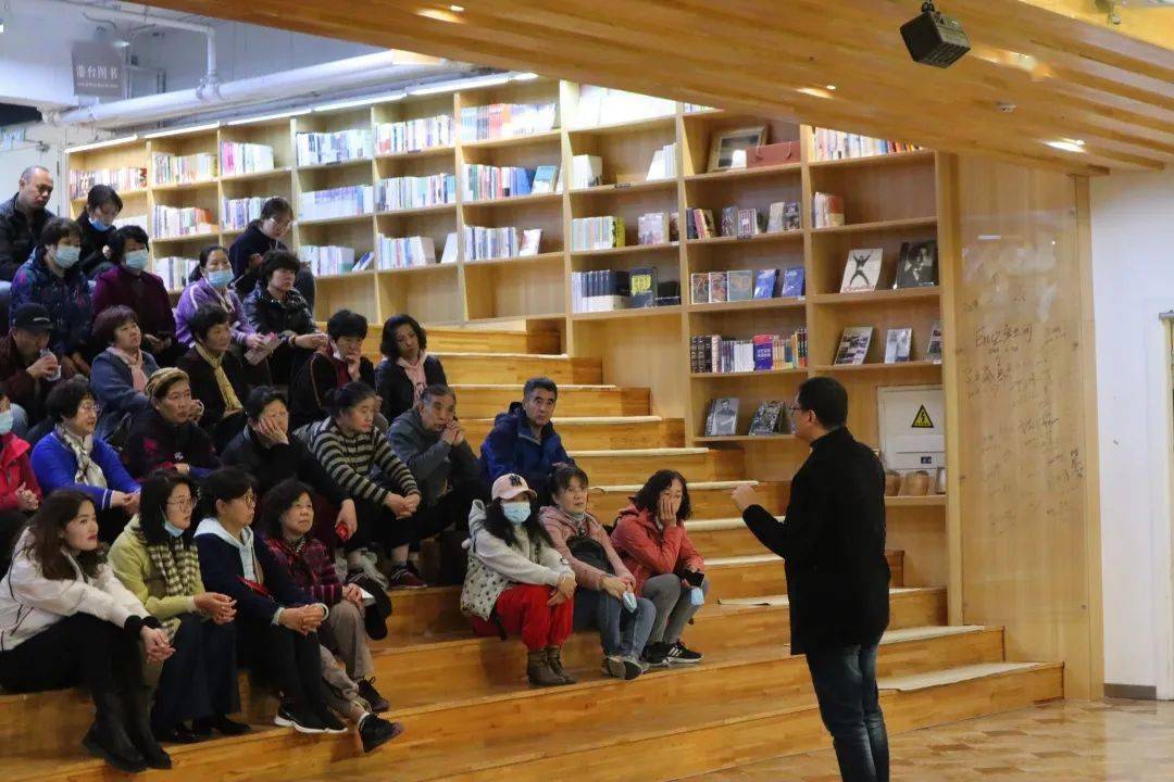 青岛市妇联如是书店举办琴岛家反家庭暴力专题讲座