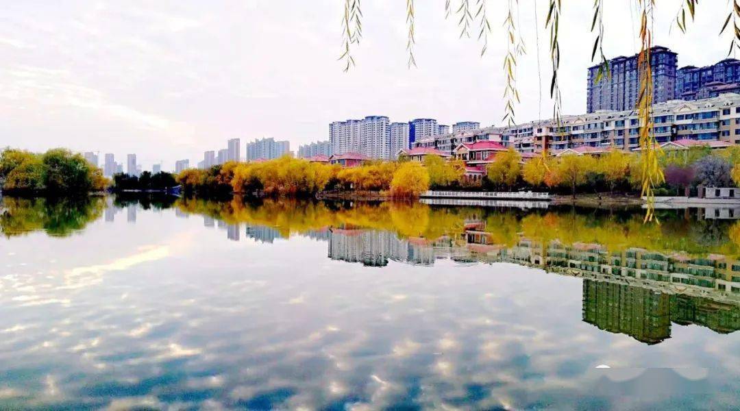 大手牵小手共筑碧水蓝天