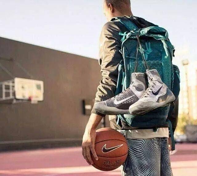 篮球头像男背影图片