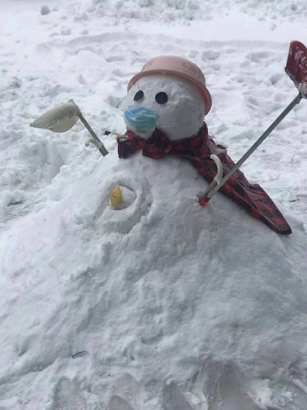 郝鑫提供雪人:秋冬季节,流感等呼吸道疾病高发,请佩戴好口罩,做好自我