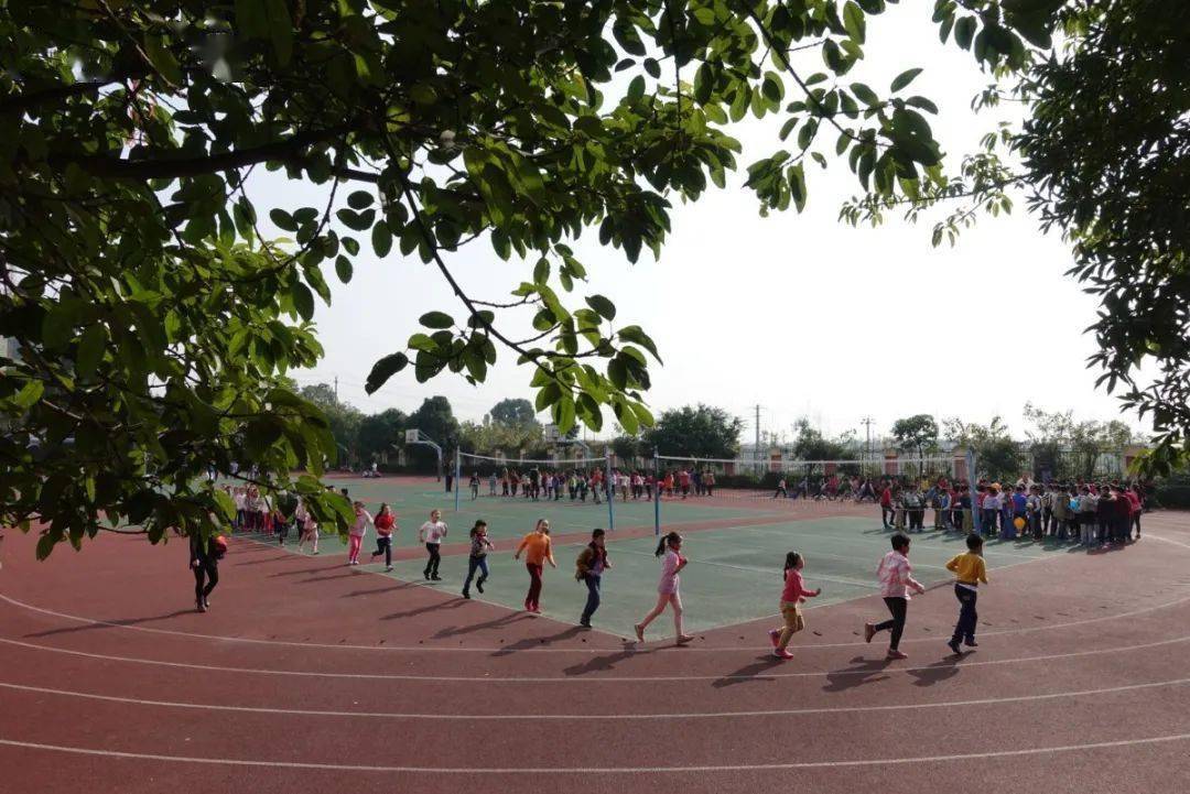 爱成都迎大运最美校园伴我行丨成都市三圣小学