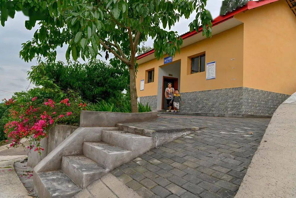 《乡村文化新景象》永川区朱沱镇大河灌上村民小组农家院 况兰/摄