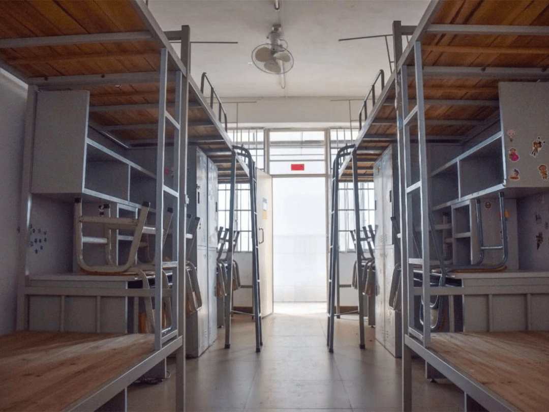 差好远广东高校新校区vs老校区宿舍这真是同一所学校