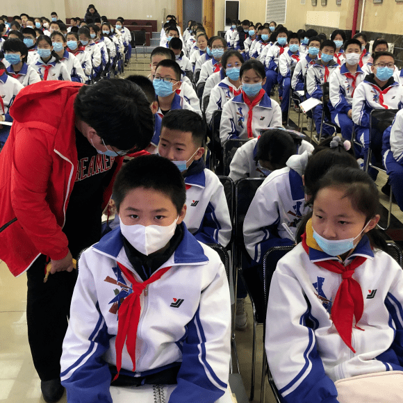 眼中的十九届五中全会——京源学校开展十九届五中全会精神学习活动