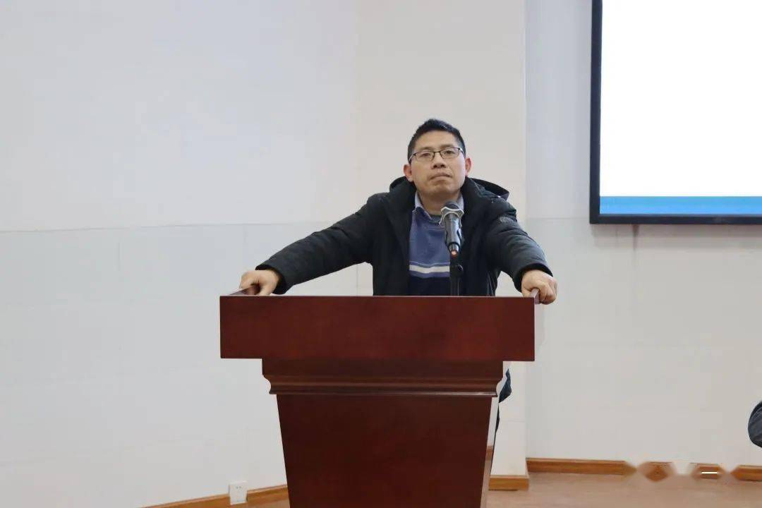 威信一中举办2020年秋季学期表彰大会这些老师获奖