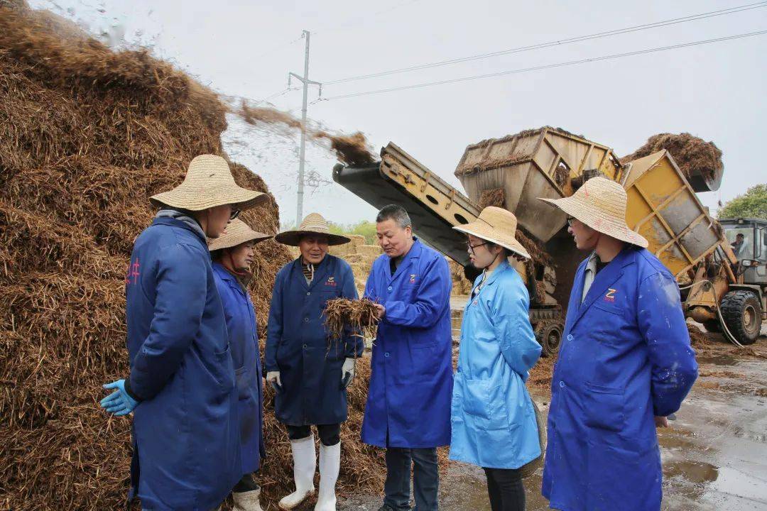 陈林根获评全国劳模赴京受奖