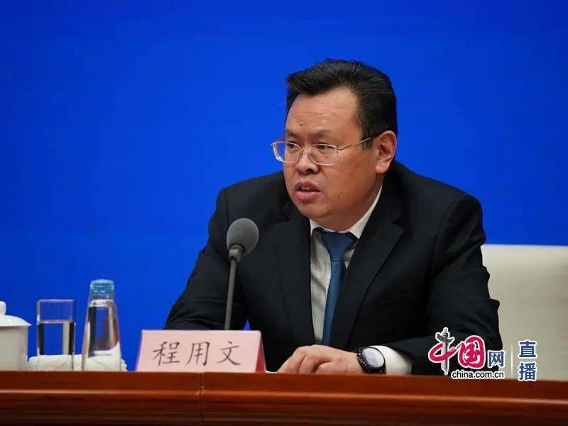 湖北省发展改革委主任 程用文刚刚介绍开展消费扶贫专项行动,帮助湖北