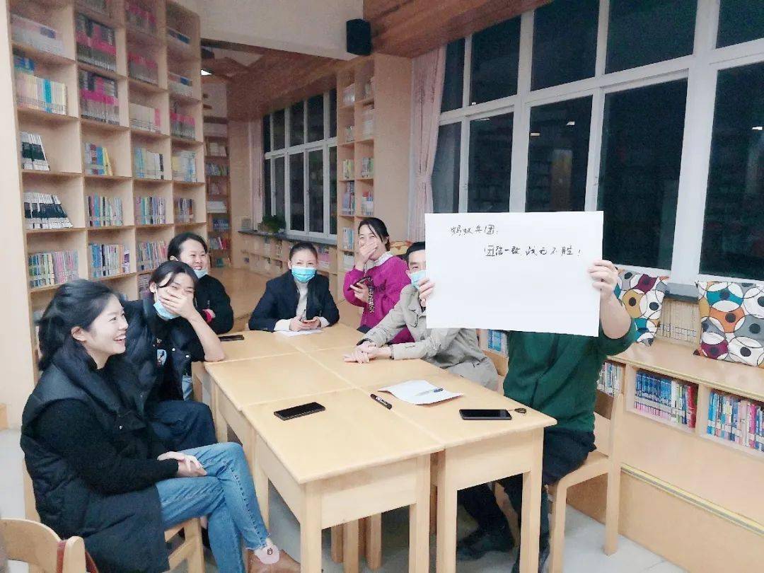 冬暖心田蔚斗与你同行我校青春期家长公益活动举行