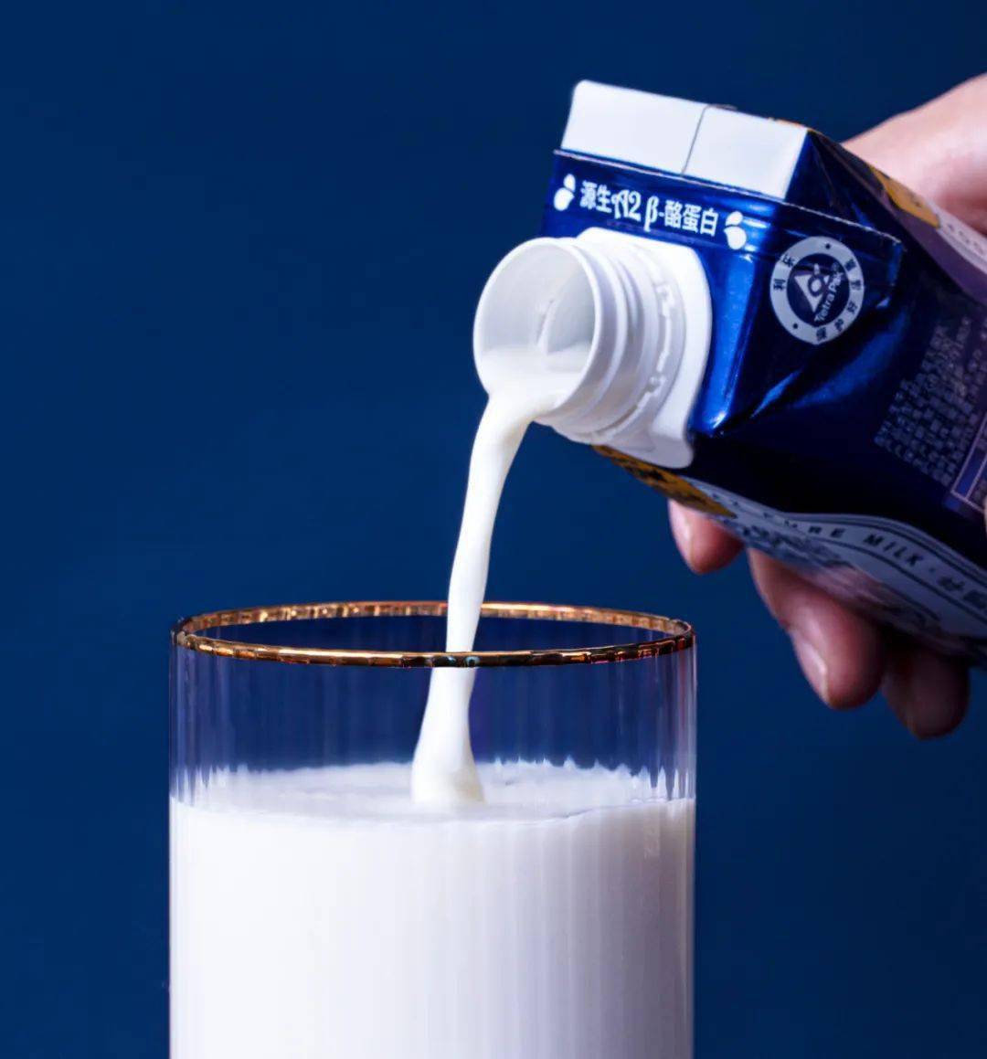 3g/100ml,并且富含 a2-β 酪蛋白,更好消化,不愧是牛奶中的"爱马仕"