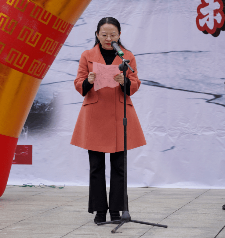 26"地震15周年纪念活动由瑞昌市应急管理局陈卫国主持,出席今天活动的