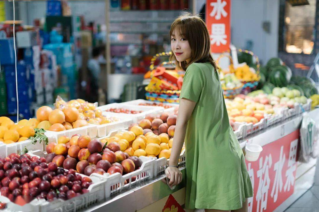 我带妹子在脏,乱,差的「菜市场」拍了组照片,结果.
