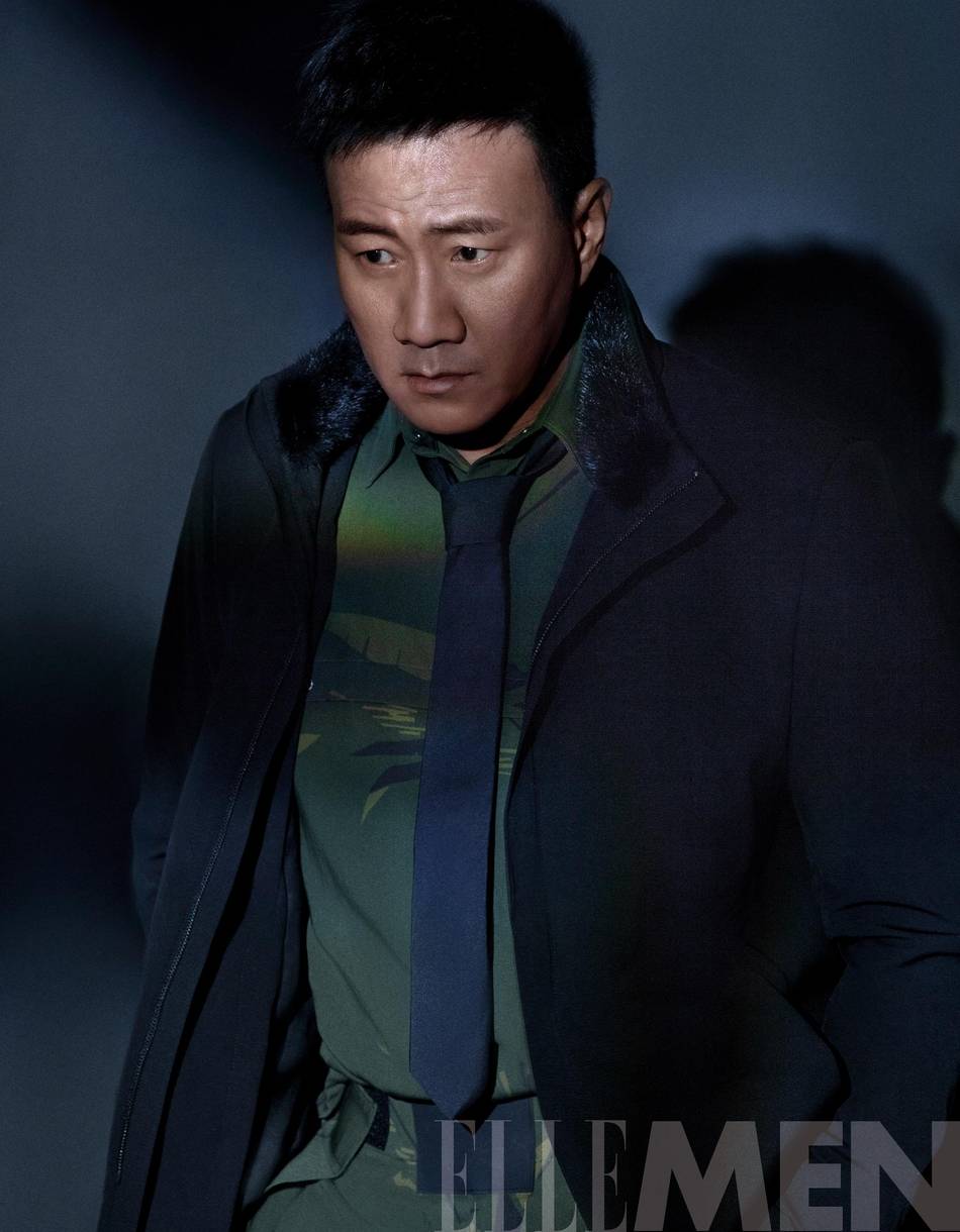 胡军登杂志封面硬汉造型爆棚!