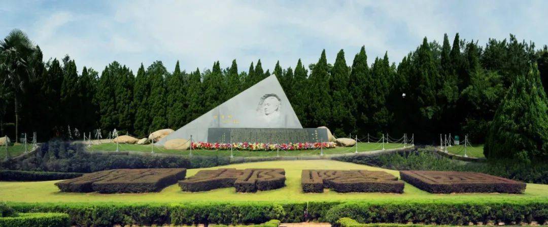 富华山景区甘露公园,位于共青城市,于2017年10月1日上午正式开园,占地