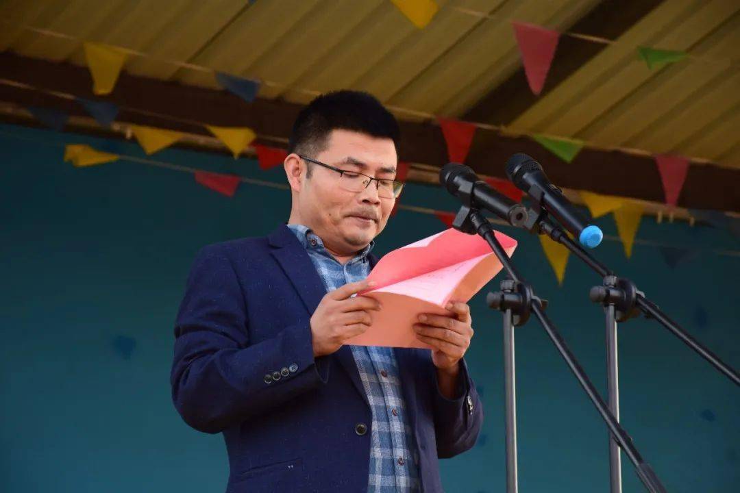 点燃激情赢战高考会昌中学2021届高考200天冲刺誓师大会暨期中联考