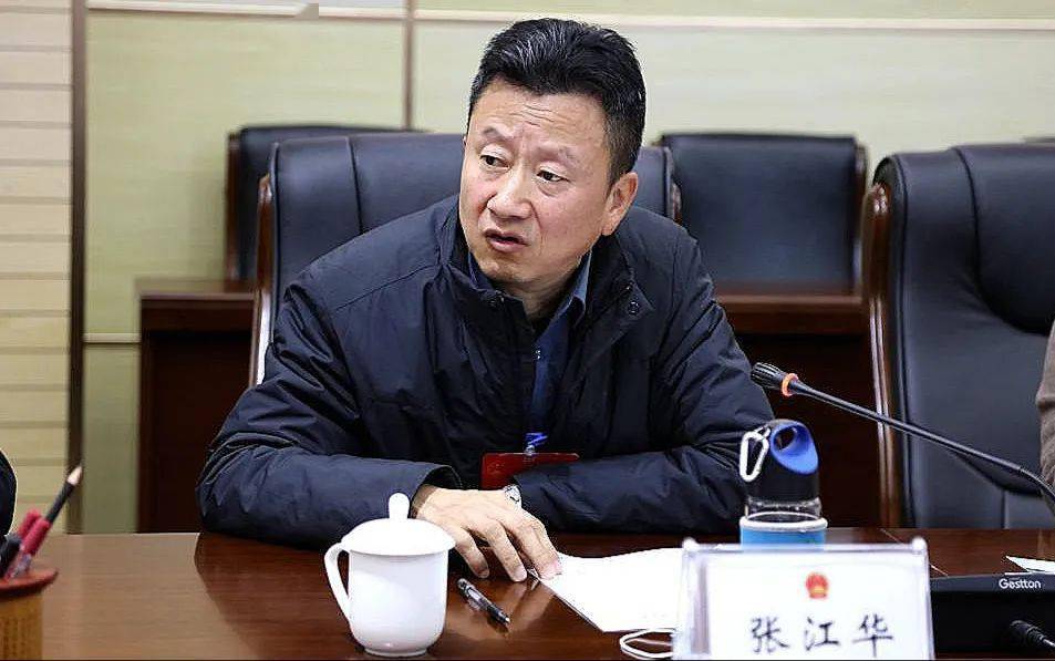 6969张江华指出,希望代表们传递正能量,发出好声音,讲述修文好