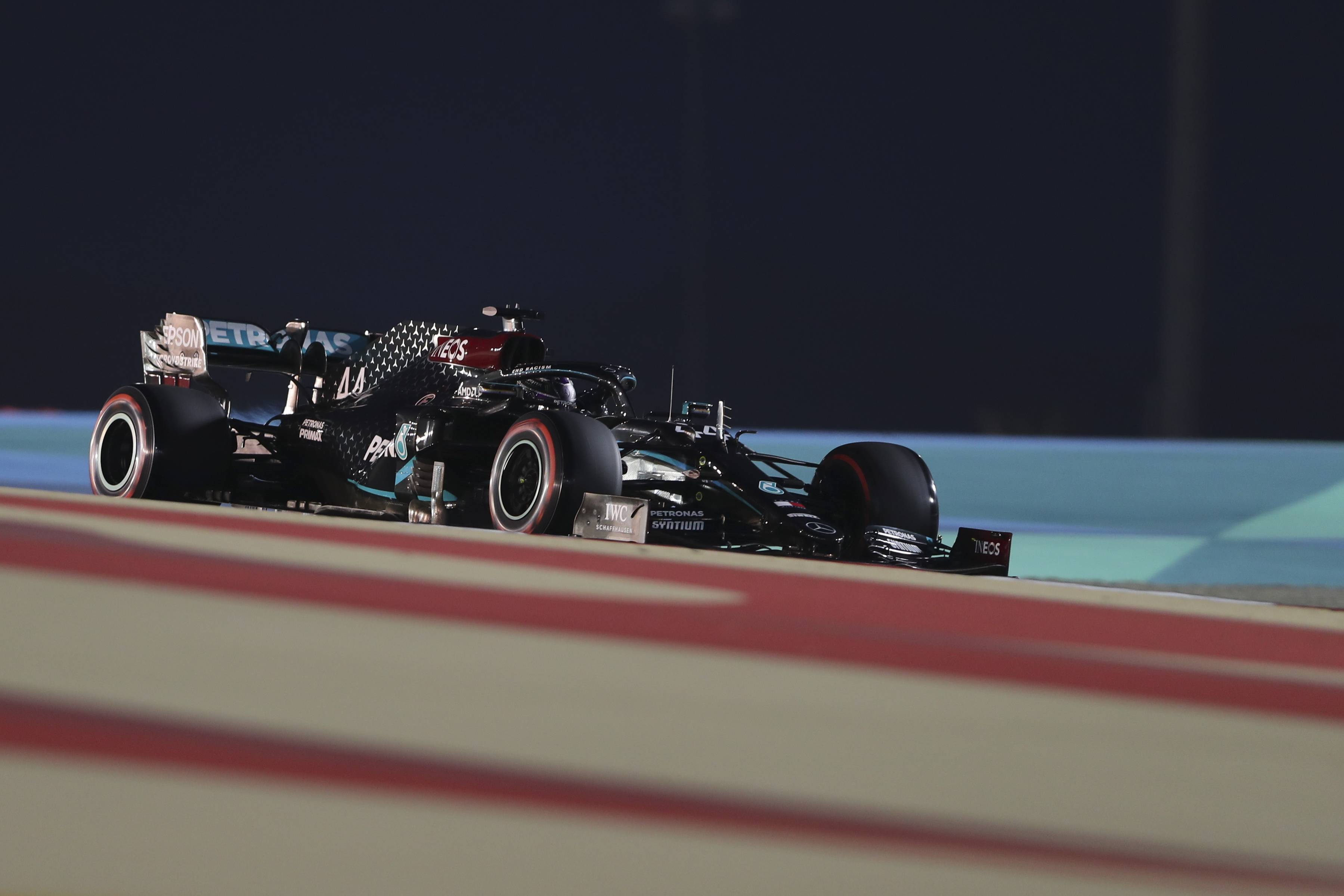 赛车——f1大奖赛巴林站:汉密尔顿夺得杆位