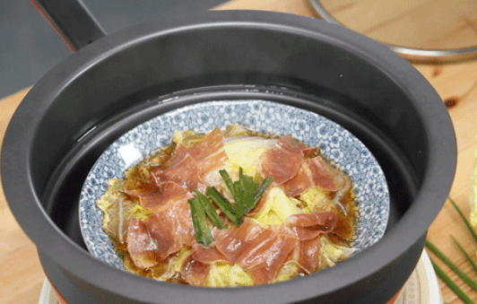 白菜蒸火腿丨荤素之间的较量看看谁输谁赢